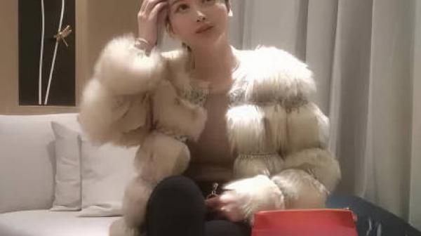 雀儿满天飞之气质少妇美甲店老板娘极品尤物蜂腰翘臀